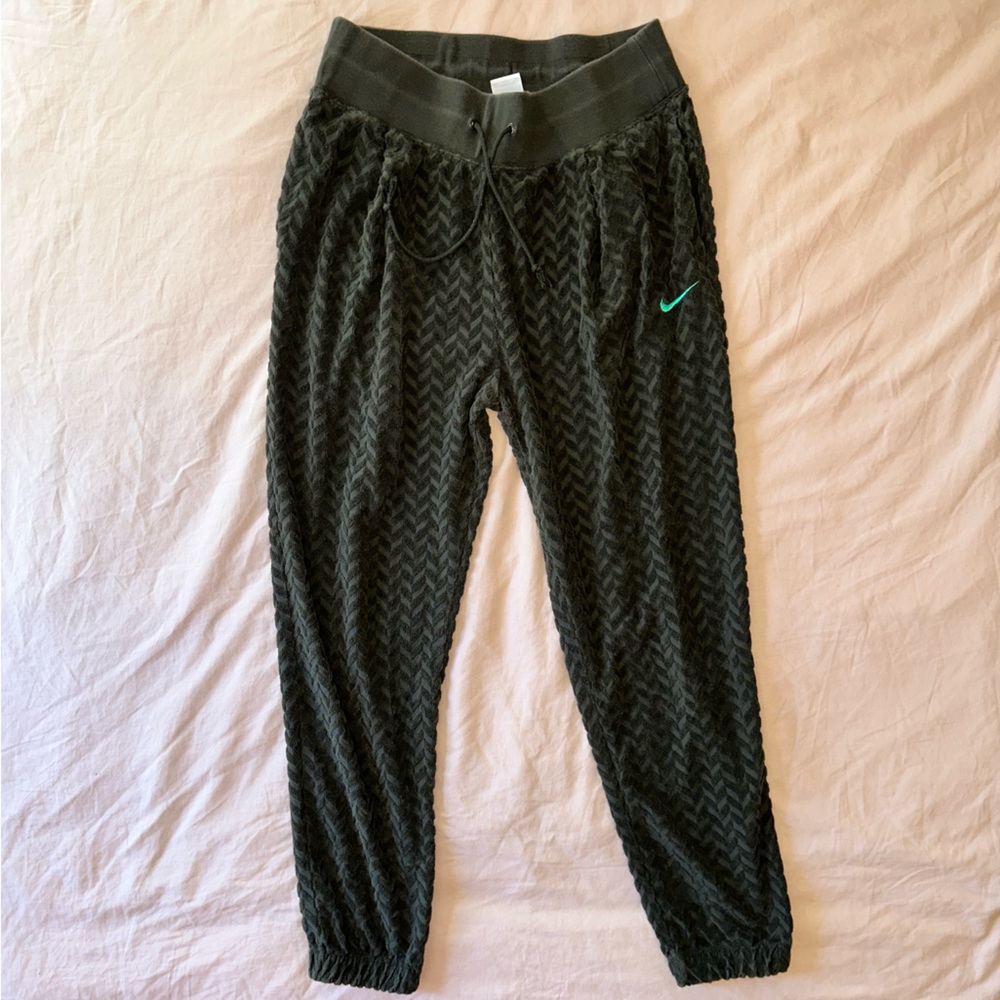 Nike towel material olive joggers. Gently worn in beautiful condition.